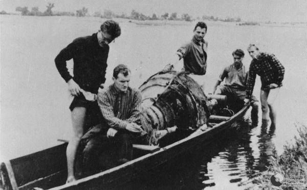 Z 25 na 26 VII 1944 AK przy udziale RAF przerzuciła z okupowanej Polski do Anglii elementy niemieckiego pocisku rakietowego V-2