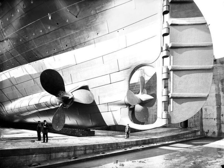 Śruby RMS Titanic w suchym doku