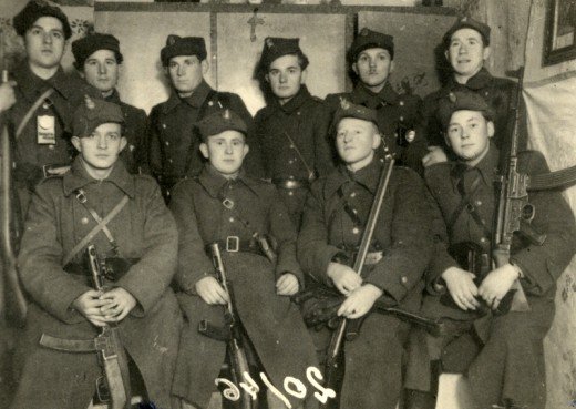 17 VII 1946 sądy skazują na śmierć Gedymina Rogińskiego ps.Dzielny i Stanisławaa Frydrycha ps.Wicher