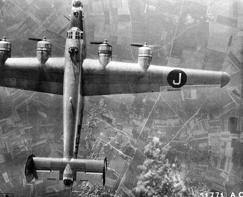 Consolidated B-24 Liberator – amerykański ciężki samolot bombowy i patrolowy, w którym zginął generał Sikorski, Francja