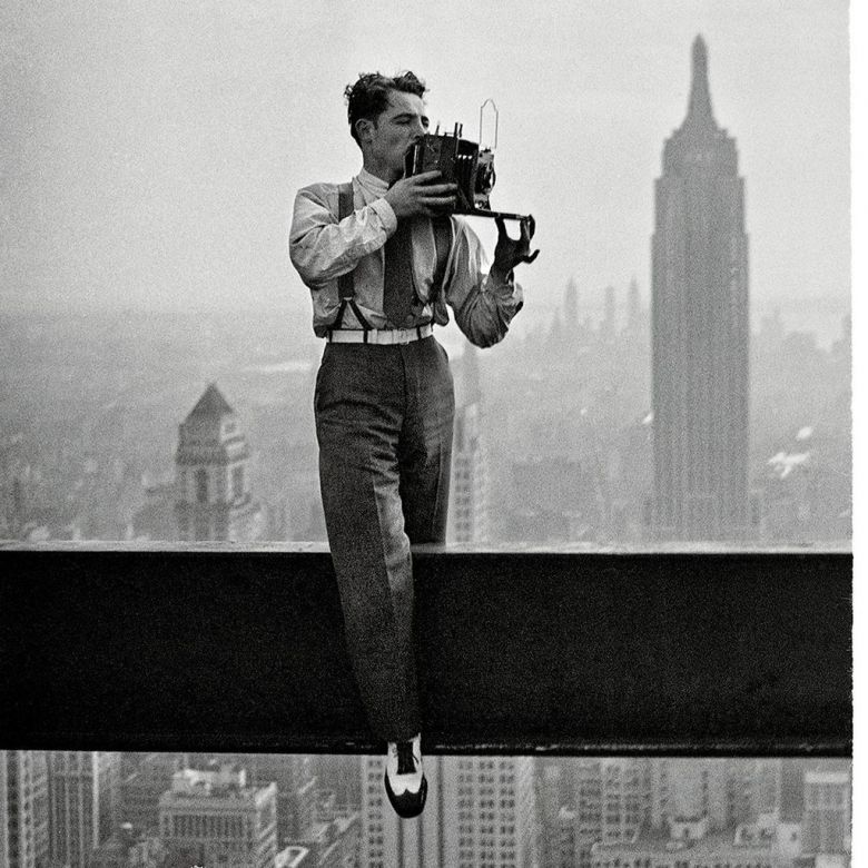 Fotograf Charles Clyde Ebbets podczas pracy, lata 30-te