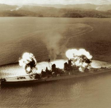 Pancernik USS New Jersey (BB-62) otwiera ogień na pozycje północnokoreańskie, 10 listopada 1951 roku