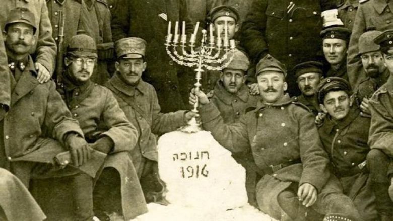 Niemieccy żołnierze pochodzenia żydowskiego świętują Chanukę, I wojna światowa, 1916 rok