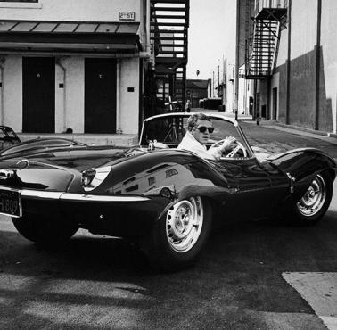 Steve McQueen w swoim Jaguarze, 1963