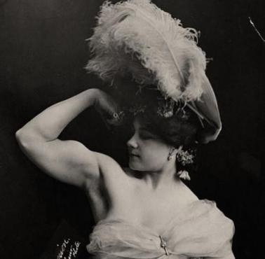 Francuska Laverie Vallee (Charmion), artystka cyrkowa i siłaczka, 1897