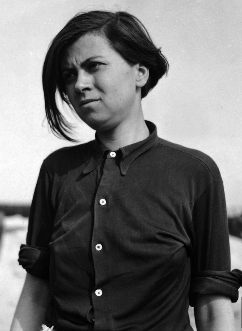 Znana z okrucieństwa niemiecka nadzorczyni SS w obozie  koncentracyjnym Bergen-Belsen - Anneliese Kohlmann, 1945
