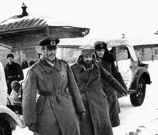 Marszałek polowy Friedrich Paulus, dowódca sił niemieckich w Stalingradzie poddaje się Armii Czerwonej, 31 stycznia 1943 roku