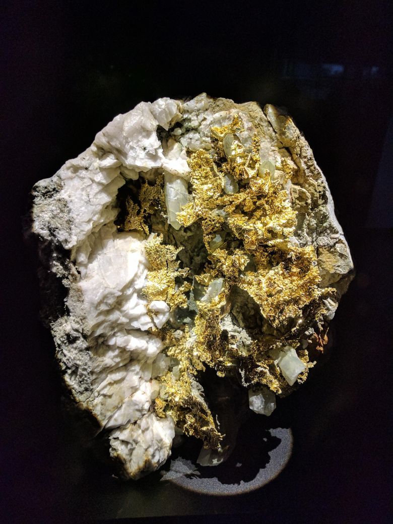 Złoto w formie mineralnej