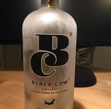 "Black cow", to jedyna wódka na świecie robiona na bazie krowiego mleka