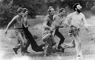 31 VIII 1982 w całym kraju odbyły się ogromne demonstracje–zostały brutalnie stłumione. W Lubinie milicja strzelała do ....