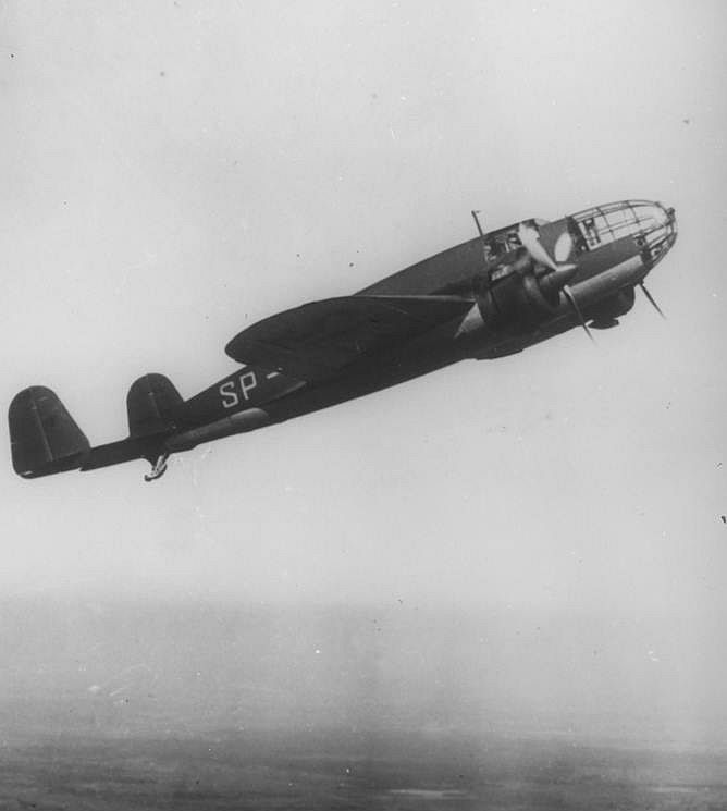 PZL-37 Łoś podczas lotu