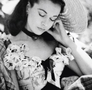 Vivien Leigh odpoczywa podczas kręcenia filmu "Przeminęło z wiatrem", 1939