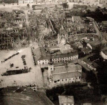 01.09.39r. przed 5:00 rano, Niemcy świadomie dokonały pierwszej podczas IIWŚ zbrodni wojennej serią nalotów dywanowych na .....