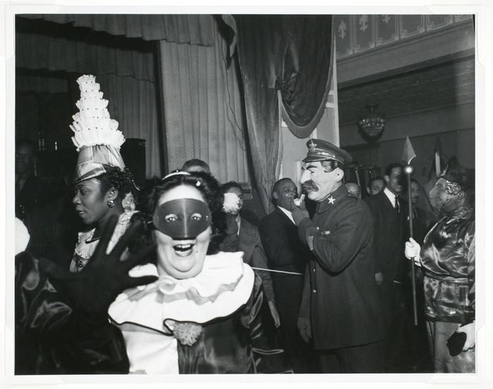 Bal przebierańców w hotelu Waldorf Astoria, Nowy Jork, 1943