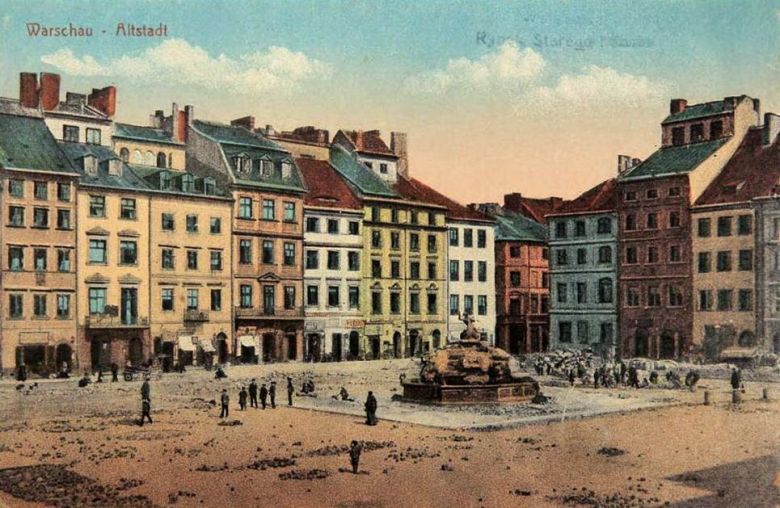 Przekładanie bruku po usunięciu drewnianych straganów. Pomnik Syrenki przed przebudową, W-wa, 1914