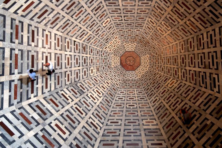 Wzory na podłodze katedry we Florencji