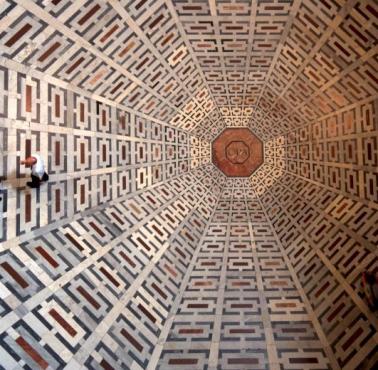 Wzory na podłodze katedry we Florencji