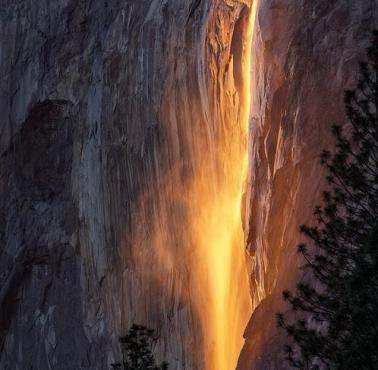 Tylko raz w roku tak właśnie wygląda wodospad w Yosemite Park w Kalifornii