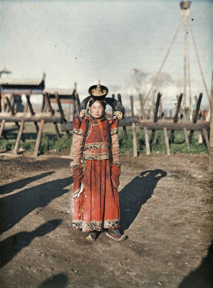 Kobieta mongolska w tradycyjnym stroju, 1913 