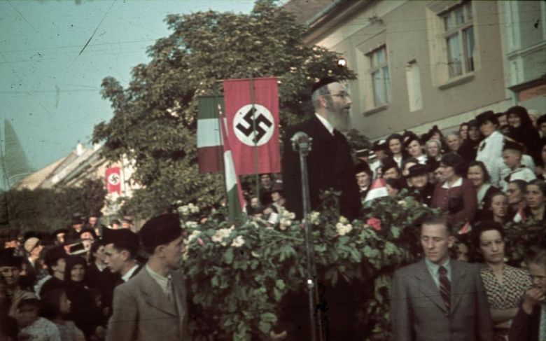 Rabin przemawia podczas uroczystości reaneksji Transylwanii, 1940