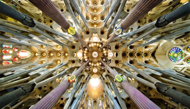 Wnętrze barcelońskiego kościoła Sagrada Familia