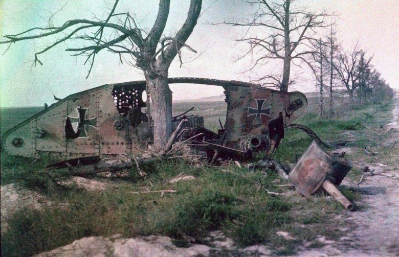 Wrak niemieckiego czołgu, 1918