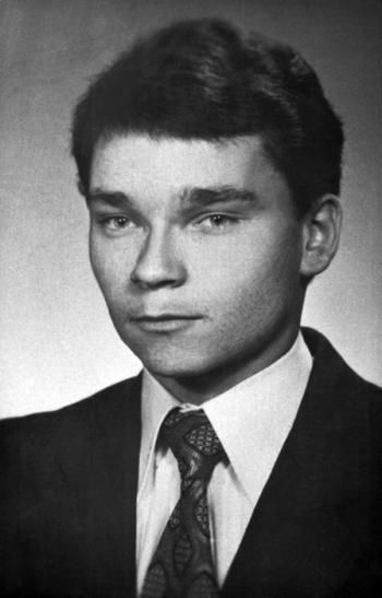 13 X 1982 r. podczas protestu w Nowej Hucie przeciw delegalizacji Solidarności SB zastrzeliła 20-letniego Bogdana Włosika