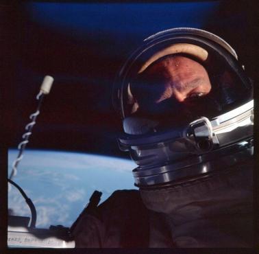 Buzz Aldrin podczas misji Gemini 12 w 1966 roku