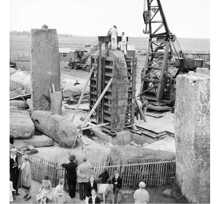 Przebudowa Stonehenge w 1957
