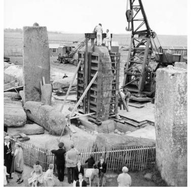 Przebudowa Stonehenge w 1957