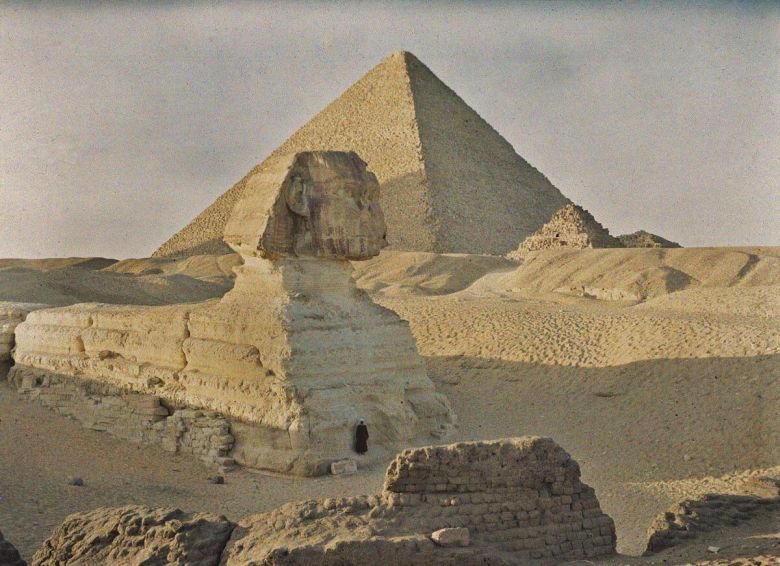 Pierwsza kolorowa fotografia Sfinksa i Piramidy Giza w 1913 roku