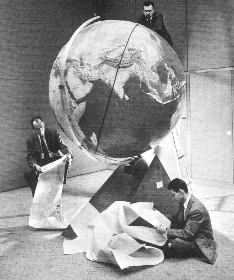 Naukowcy z Harvardu analizują trajektorie lotu sowieckiego Sputnika 1, 1957
