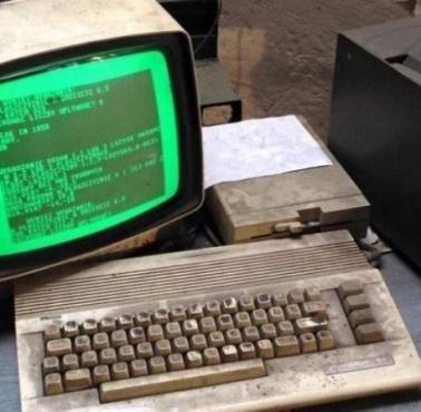 Ten legendarny Commodore 64 cały czas pracuje w jednym z warsztatów samochodowych w Polsce!