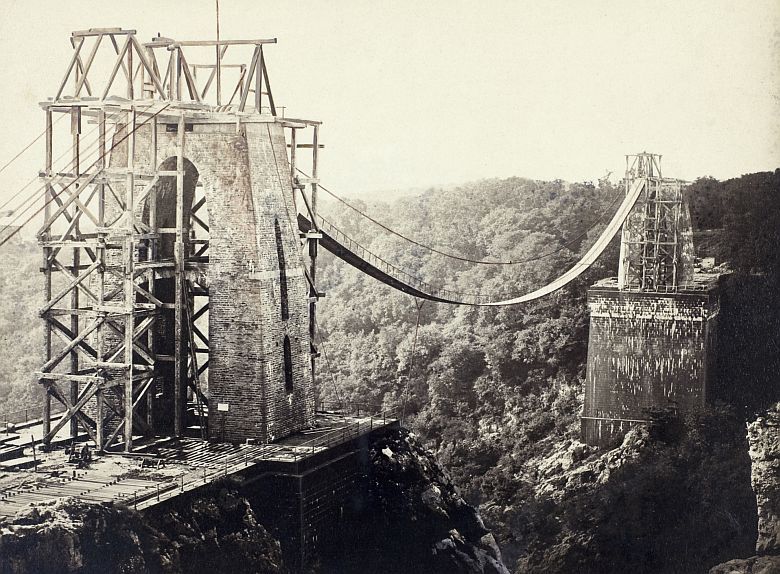 Budowa mostu wiszącego Clifton Suspension Bridge w Bristolu w zachodniej Anglii