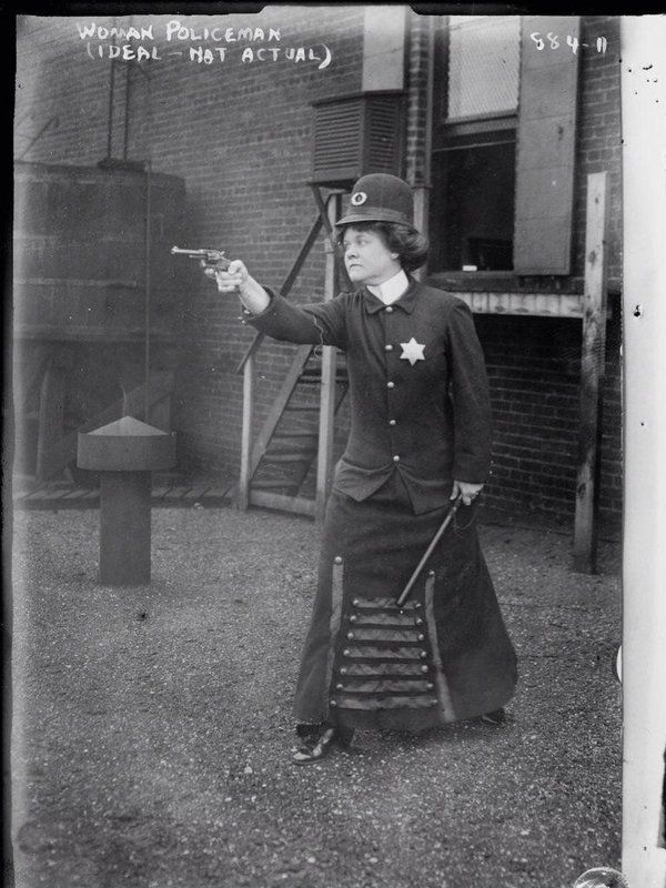Alice Wells - pierwsza amerykańska policjantka, 1910