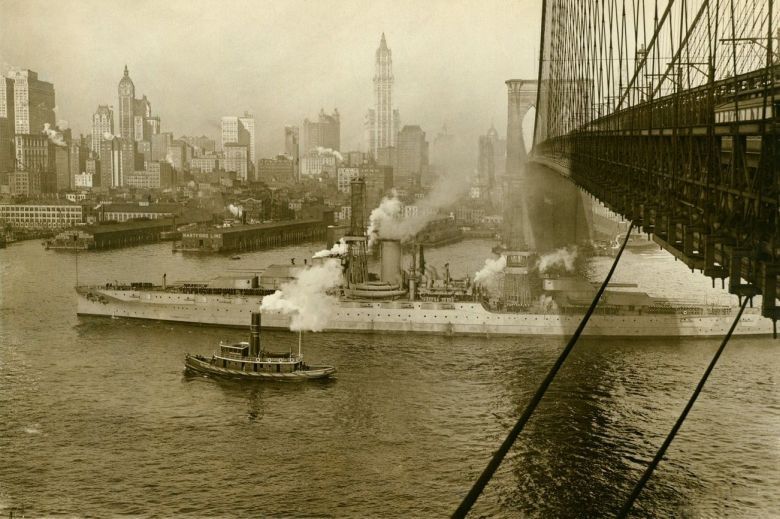 USS Arizona wpływa do portu w Nowym Jorku, 1916