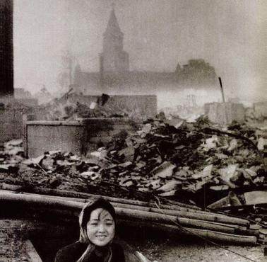 Kobieta, która przeżyła wybuch bomby atomowej w Nagasaki, 1945