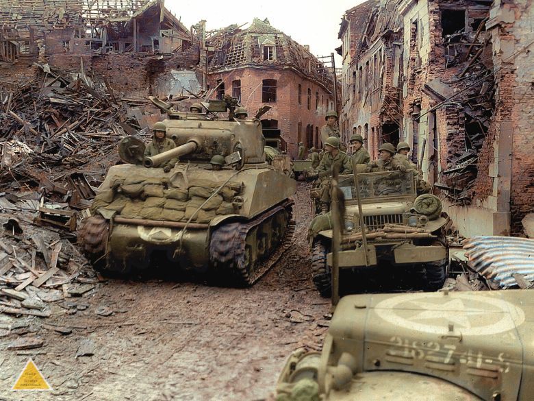 M4A3 Sherman z 771. batalionu pancernego po walkach w ruinach niemieckiego miasta Linnich, 24 lutego 1945 