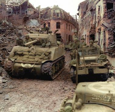 M4A3 "Sherman" z 771. batalionu pancernego po walkach w ruinach niemieckiego miasta Linnich, 24 lutego 1945 