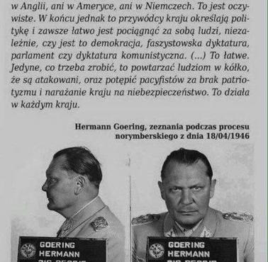 Hermann Göring podczas swoich zeznań w Norymberdze, 1946