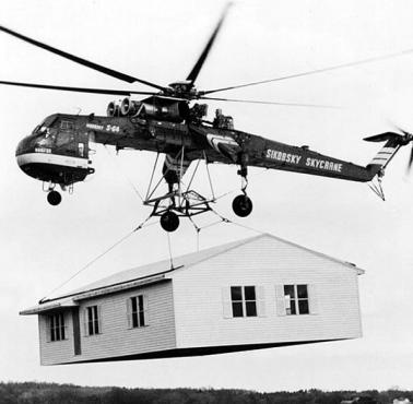 Sikorsky S-64 Skycrane podczas przenoszenia domu, 1969