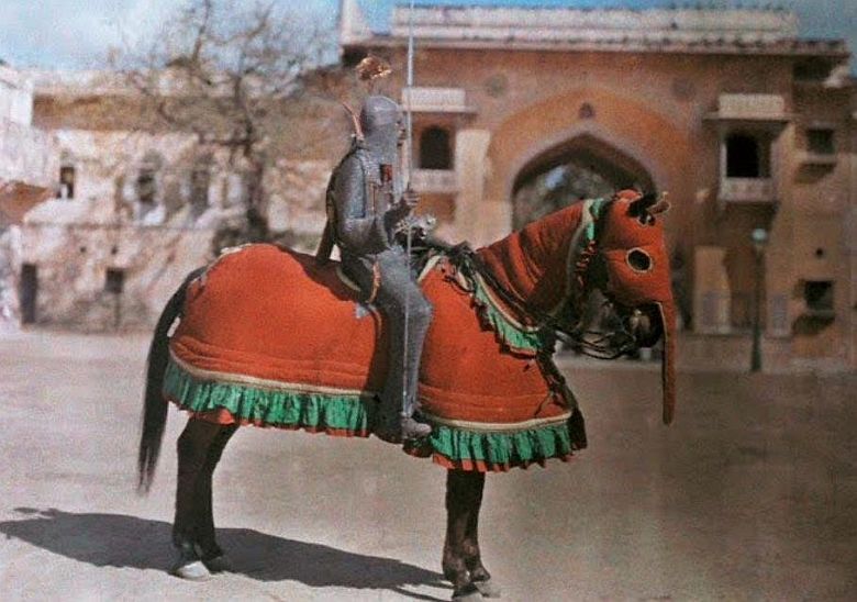 Hinduski wojownik na turnieju w Jaipur w Indiach, 1929