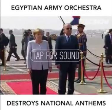 Egipska orkiestra wojskowa, która jest w stanie załamać nawet Putina :) (wideo)