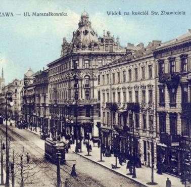 Marszałkowska przed wojną, widok na kamienicę zwaną "Domem pod Syrenami", w oddali kościół Św. Zbawiciela, 1939