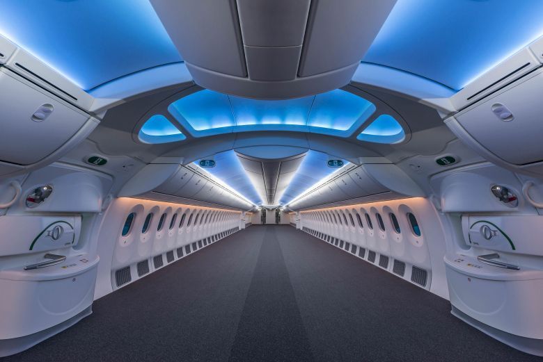 Wnętrze pustego Boeing 787 Dreamliner