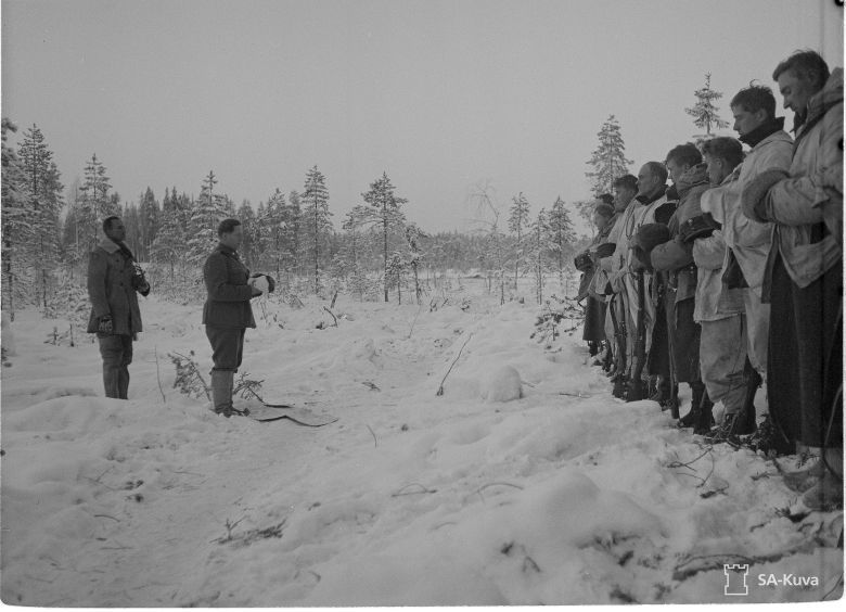 Fińskie wojska w trakcie modlitwy, wojna rosyjsko fińska, Bitwa o Kollaa, 1939-40