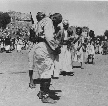 Publiczna egzekucja mieczem, Jemen, 1962