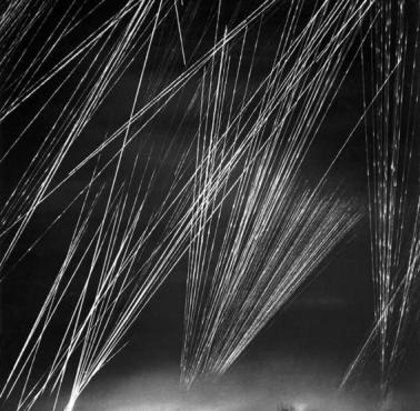 Japoński ogień przeciwlotniczy w bitwie pod Okinawą, marzec 1945