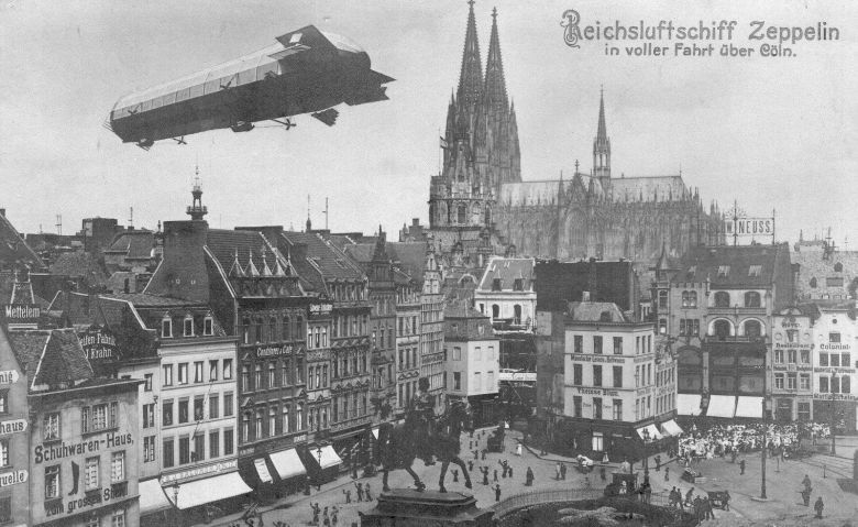 Zeppelin lecący nad Kolonią, Niemcy, 1928