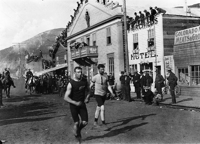 Wyścigi w Dawson City, Yukon, 1900